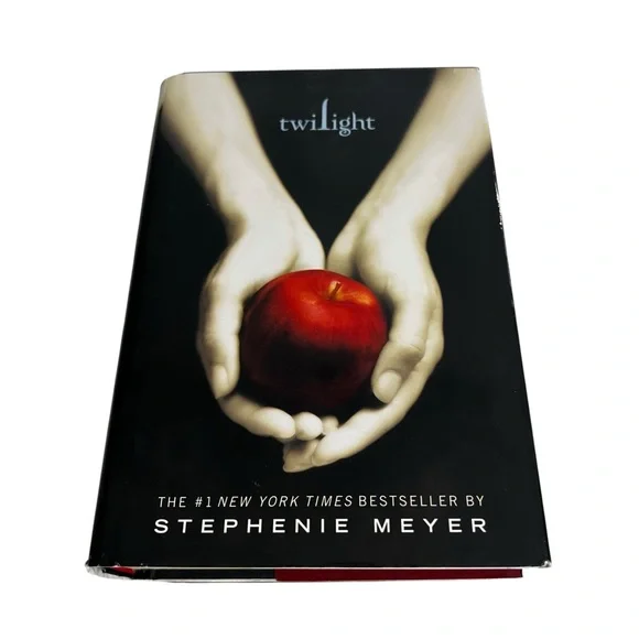 Stephanie Meyer Books Lot/2 “Twilight” & “New Moon” Fantasy/Horror/Romance - Picture 3 of 7